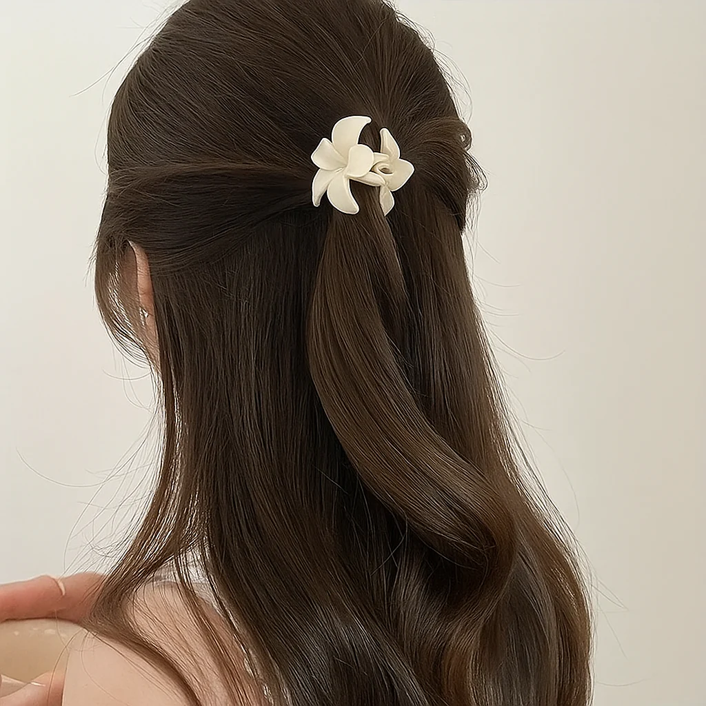 Small Matte Floral Clip - Image 3
