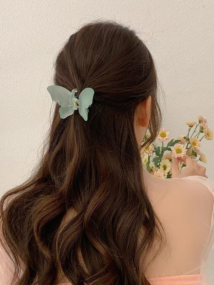 Frosted Butterfly Hair Claw - Image 3