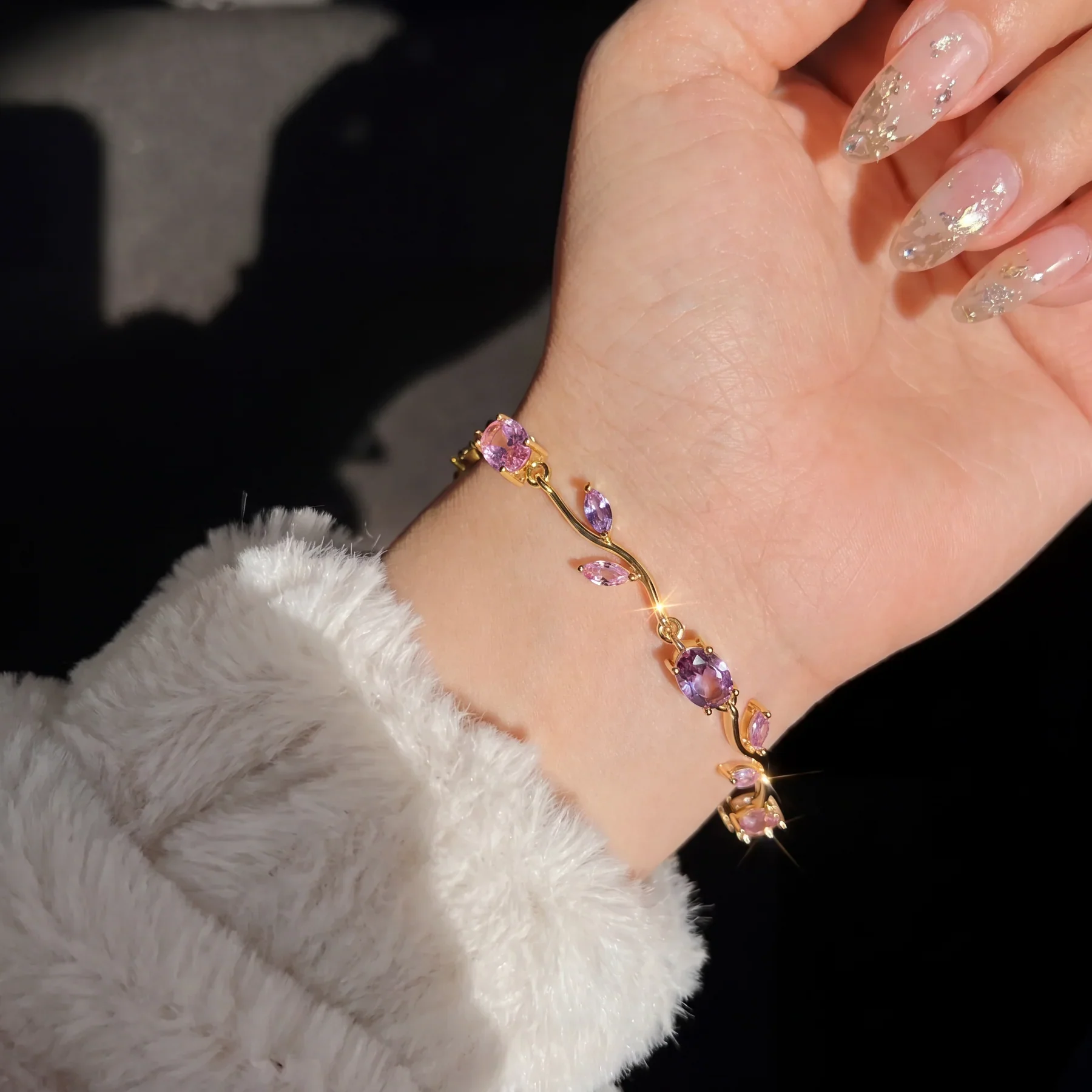 Majestic Tulip Bracelet (with box) - Image 2