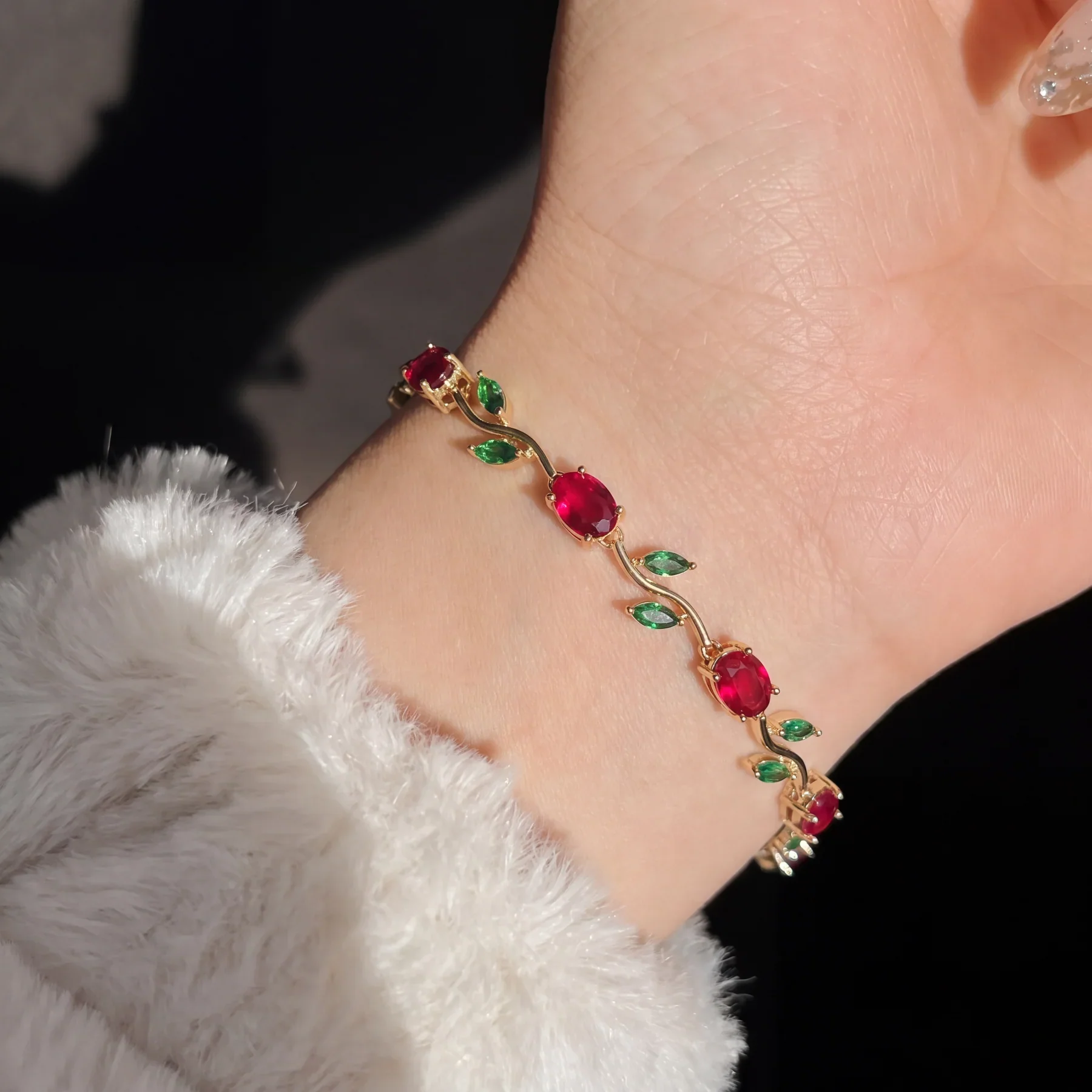 Majestic Tulip Bracelet (with box) - Image 6